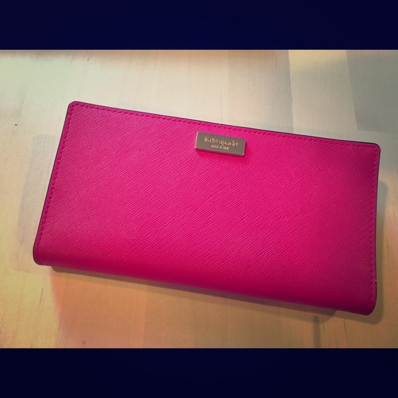 kate spade Handbags - NWOT Kate Spade- Stacey Laurel Way leather wallet kate spade Handbags - NWOT Kate Spade- Stacey Laurel Way leather wallet